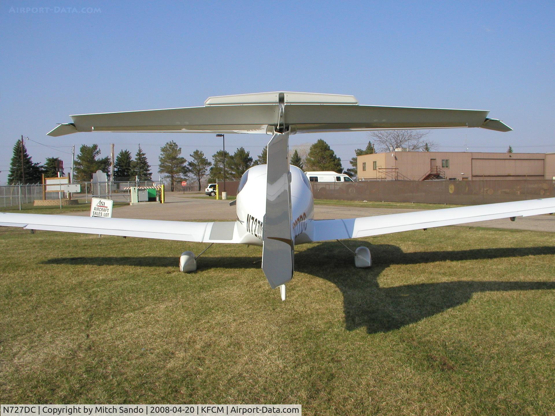 N727DC, 2007 Diamond DA-40 Diamond Star C/N 40.762, Parked at Flying Cloud.