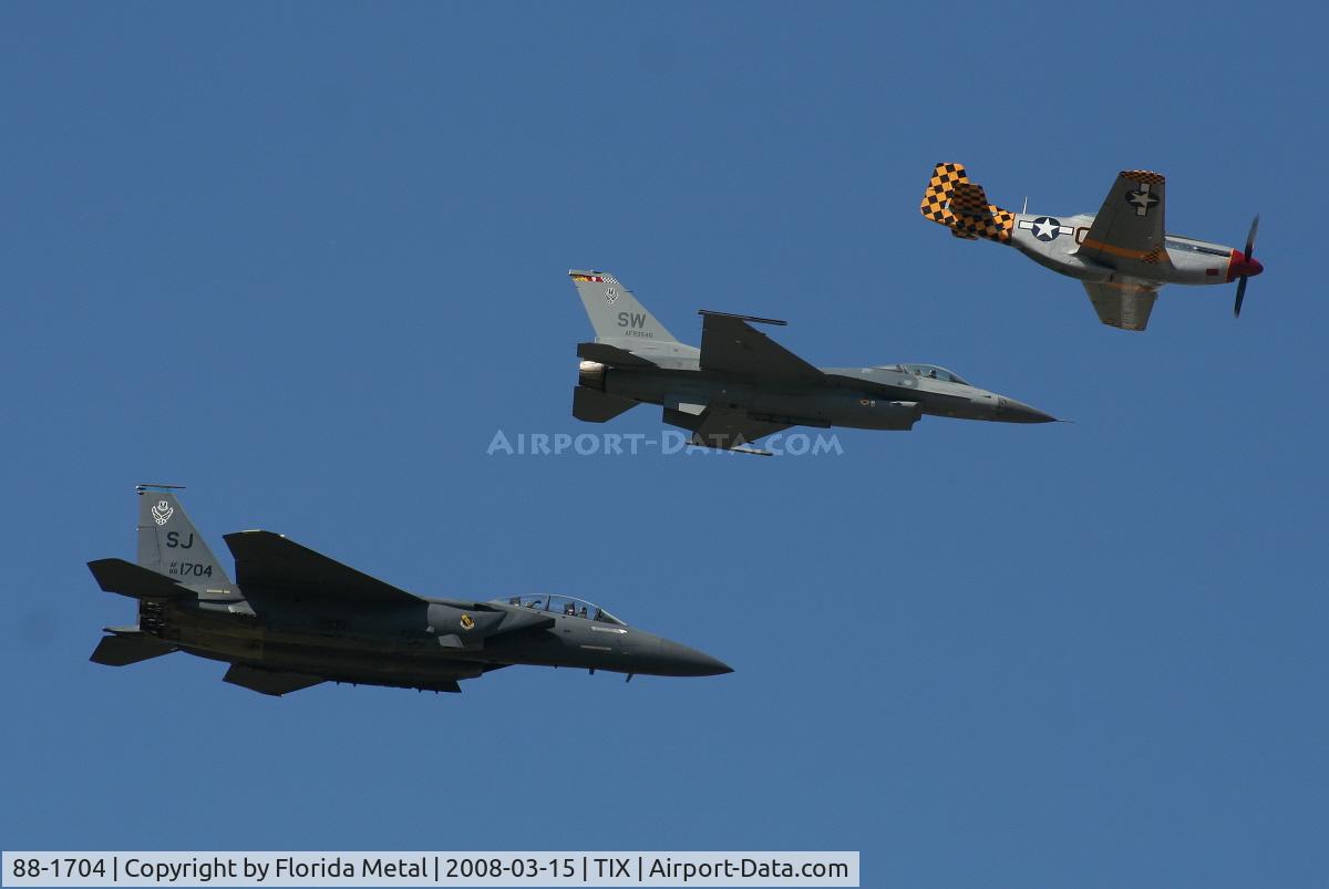 88-1704, 1988 McDonnell Douglas F-15E Strike Eagle C/N 1113/E088, Heritage flight with F-16 and P-51