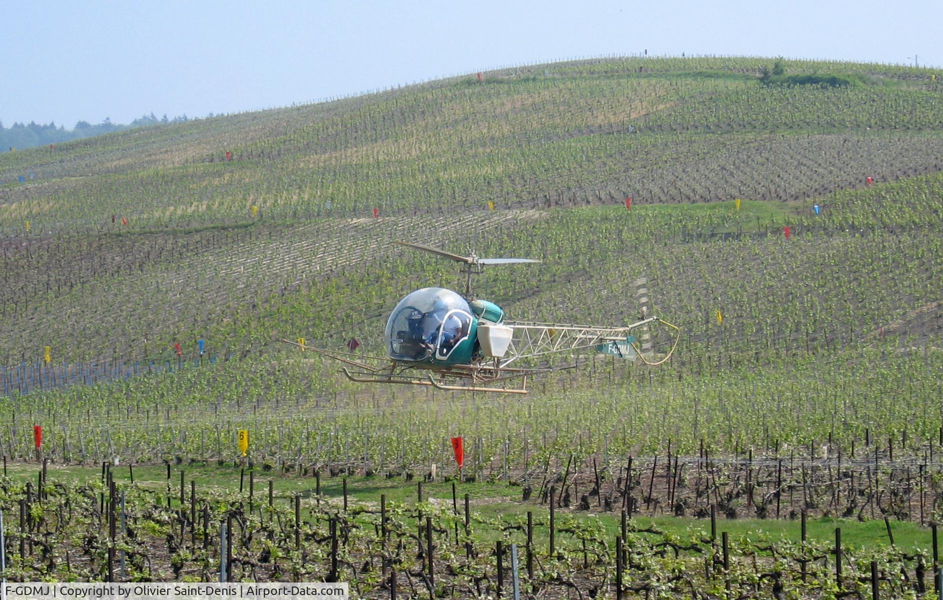 F-GDMJ, Agusta AB-47G-2 C/N 242, champagne vineyard