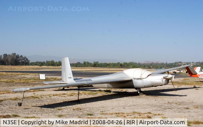 N3SE, Aerotechnik L-13SEH Vivat C/N 900330, On ground at Flabob