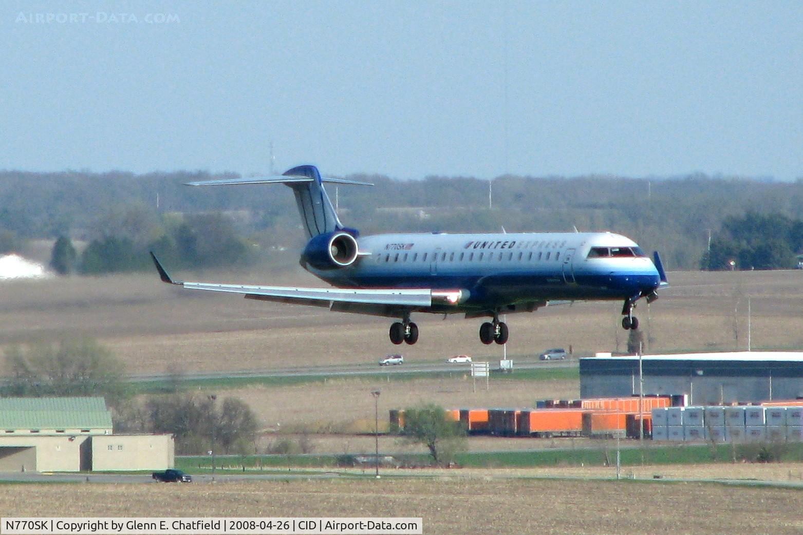 N770SK, 2006 Canadair CL-600-2C10 Regional Jet CRJ-700 C/N 10243, Arriving runway 27, short final
