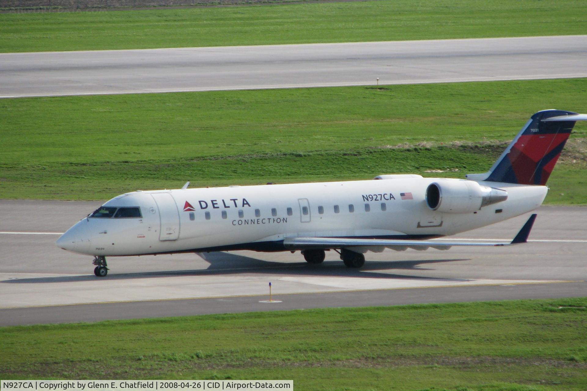 N927CA, 1993 Canadair CRJ-100ER (CL-600-2B19) C/N 7031, Taxiing across runway 13/31 on Alpha