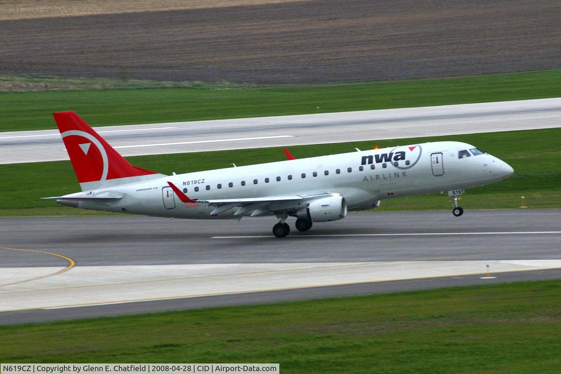 N619CZ, 2008 Embraer 175LR (ERJ-170-200LR) C/N 17000213, Rotating on take off roll runway 31