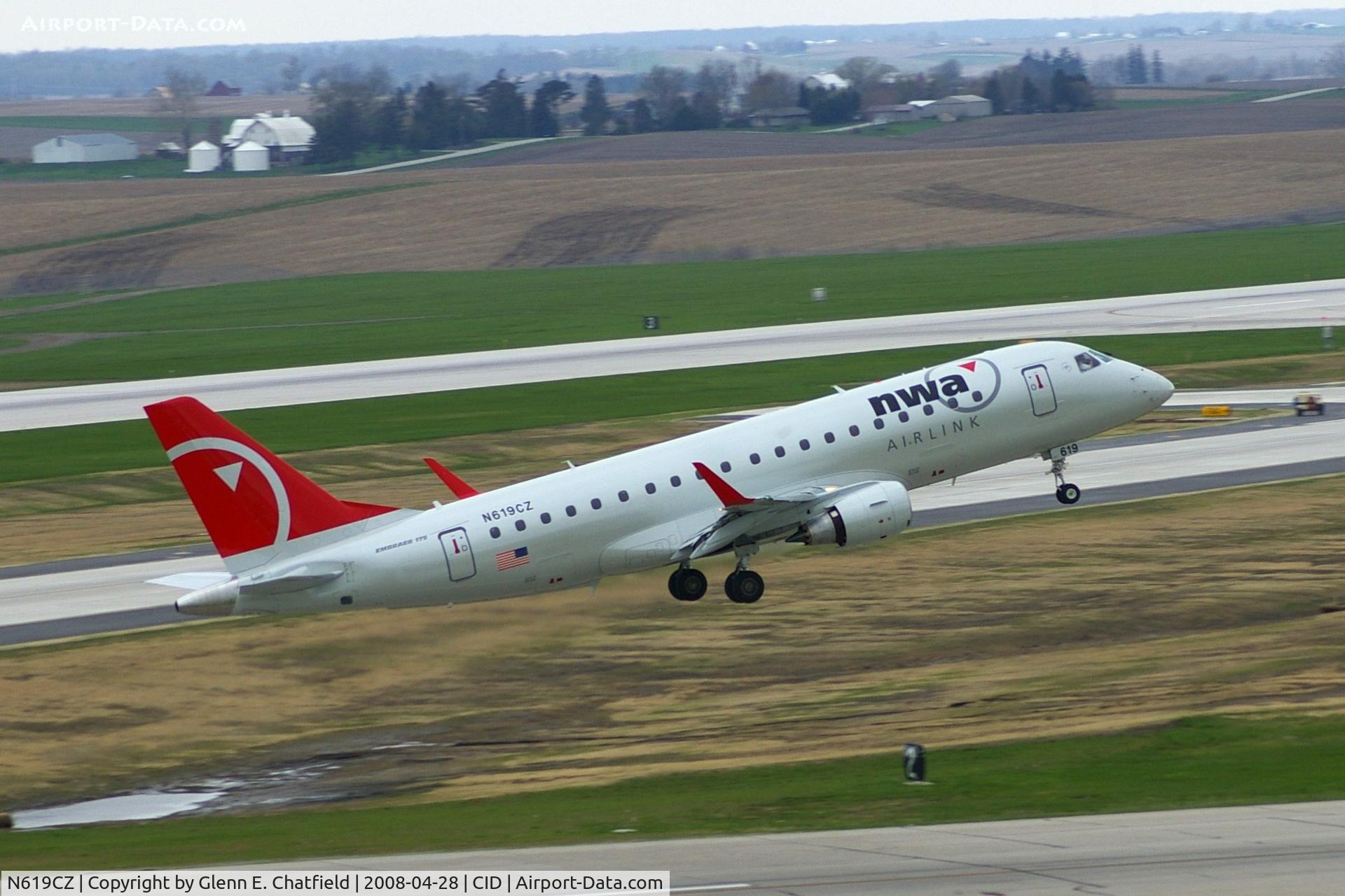N619CZ, 2008 Embraer 175LR (ERJ-170-200LR) C/N 17000213, Taking off runway 31