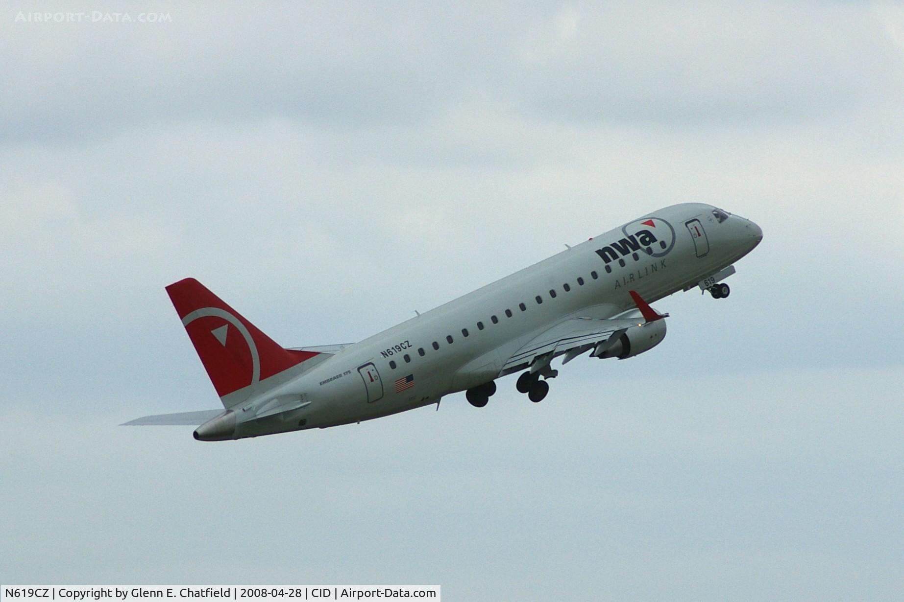 N619CZ, 2008 Embraer 175LR (ERJ-170-200LR) C/N 17000213, Climbing out after taking off runway 31