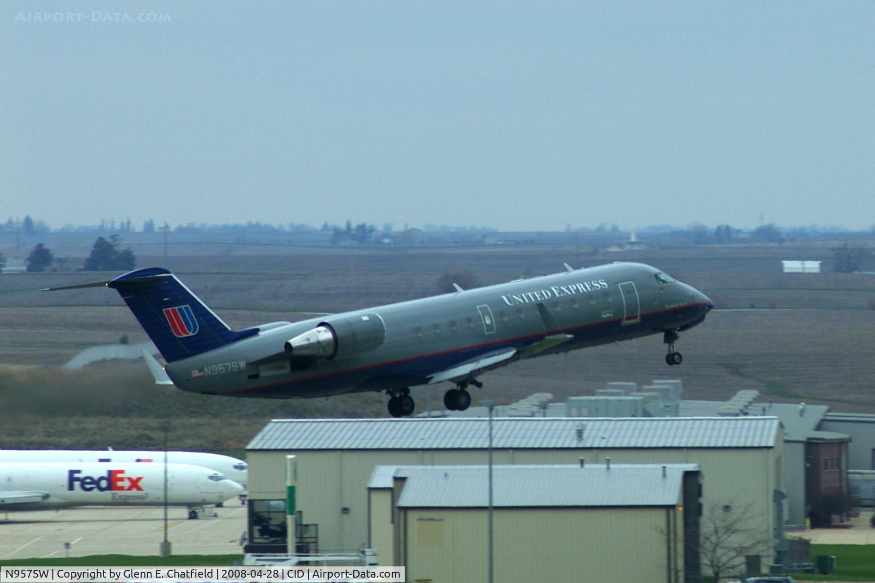 N957SW, 2003 Bombardier CRJ-200LR (CL-600-2B19) C/N 7829, Departing Runway 31