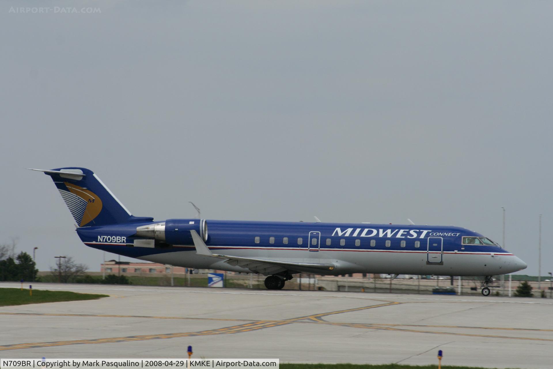 N709BR, 2003 Bombardier CRJ-200ER (CL-600-2B19) C/N 7850, CL-600-2B19