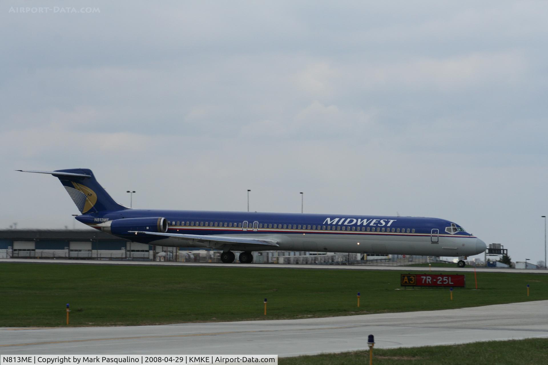 N813ME, 1981 McDonnell Douglas MD-81 (DC-9-81) C/N 48007, MD-81