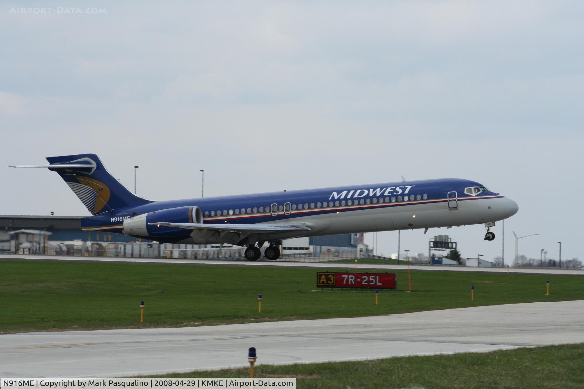 N916ME, 2004 Boeing 717-200 C/N 55178, Boeing 717-200