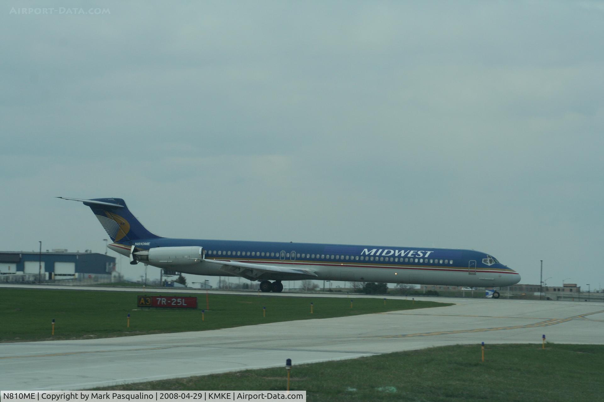 N810ME, 1981 McDonnell Douglas MD-82 (DC-9-82) C/N 48072, MD-82