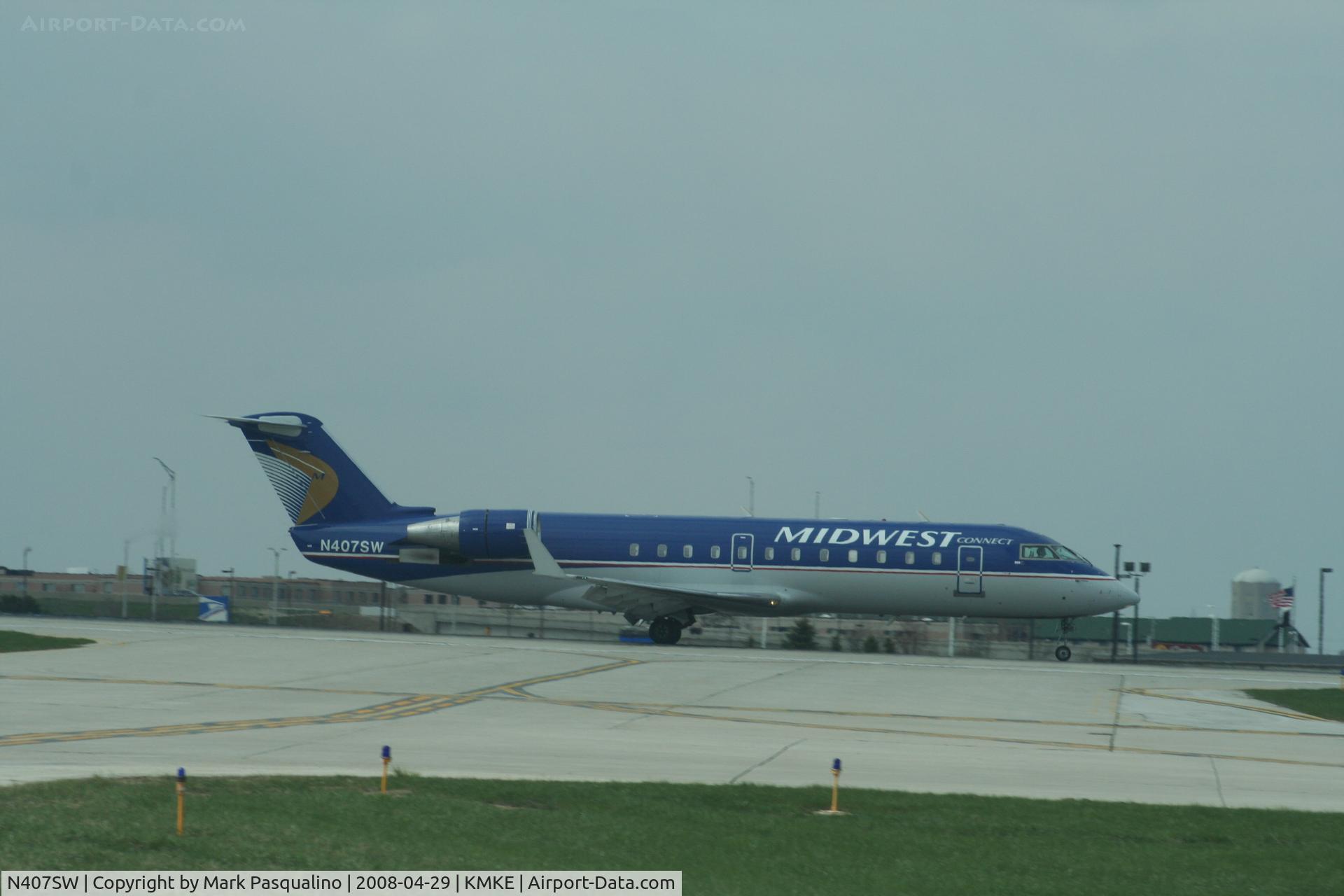 N407SW, 1994 Canadair CRJ-200LR (CL-600-2B19) C/N 7034, CL-600-2B19