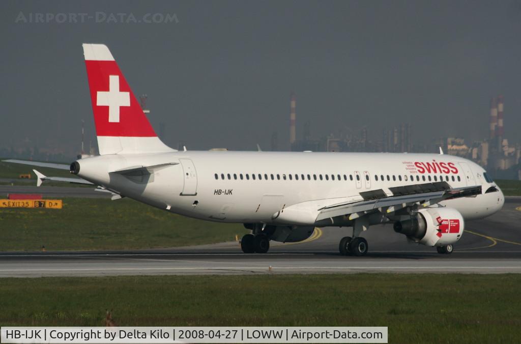 HB-IJK, 1996 Airbus A320-214 C/N 596, SWISS