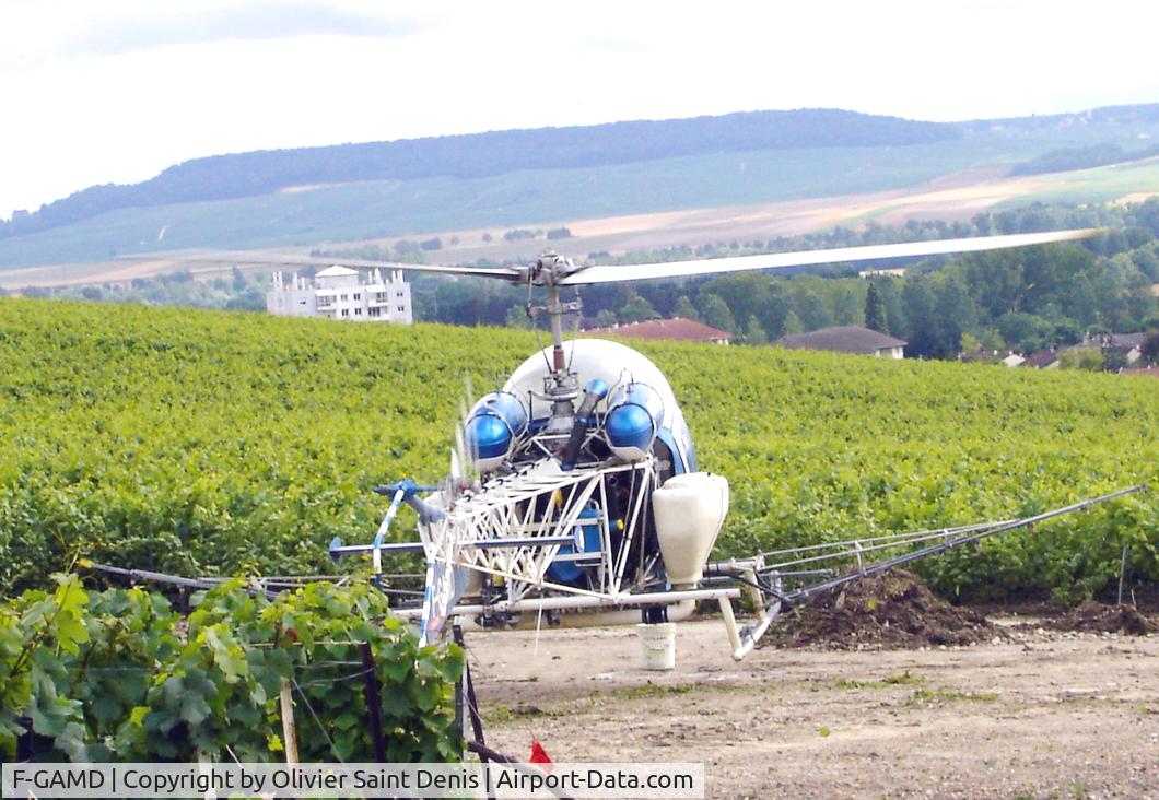 F-GAMD, 1958 Bell 47G-2 C/N 2005, Champagne Vineyard