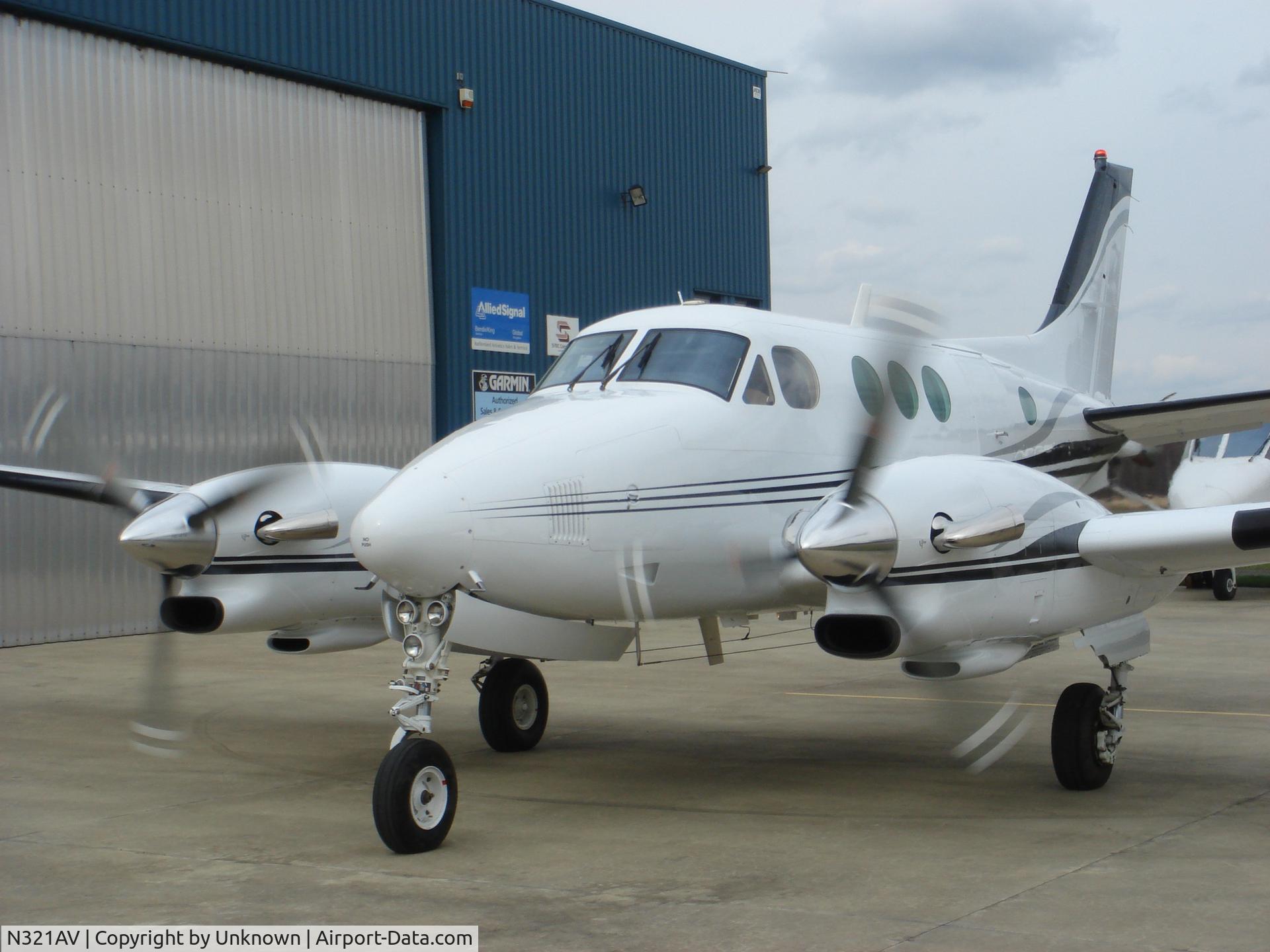 N321AV, 1981 Beech C90 King Air C/N LJ-942, .