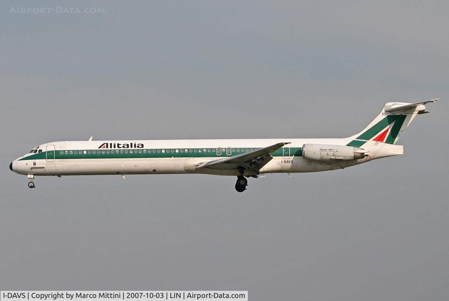 I-DAVS, 1989 McDonnell Douglas MD-82 (DC-9-82) C/N 49551, Landing at Milano Linate