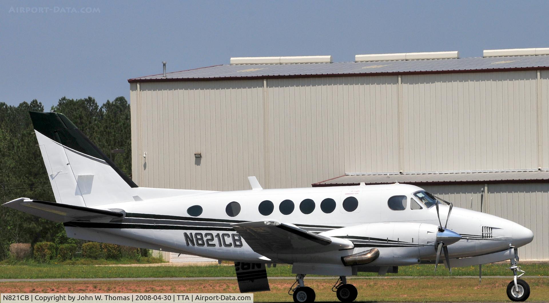 N821CB, 1977 Beech B100 King Air C/N BE-35, At rest