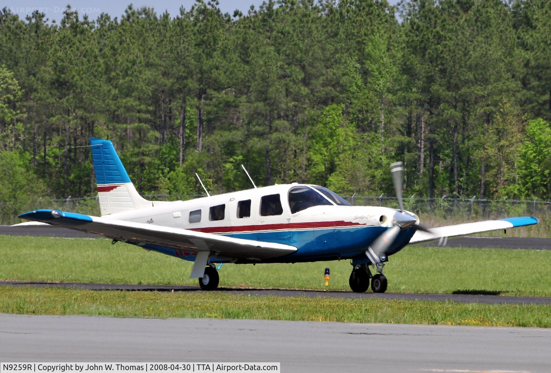 N9259R, 1995 Piper PA-32R-301 C/N 32-46010, Arriving runway 3