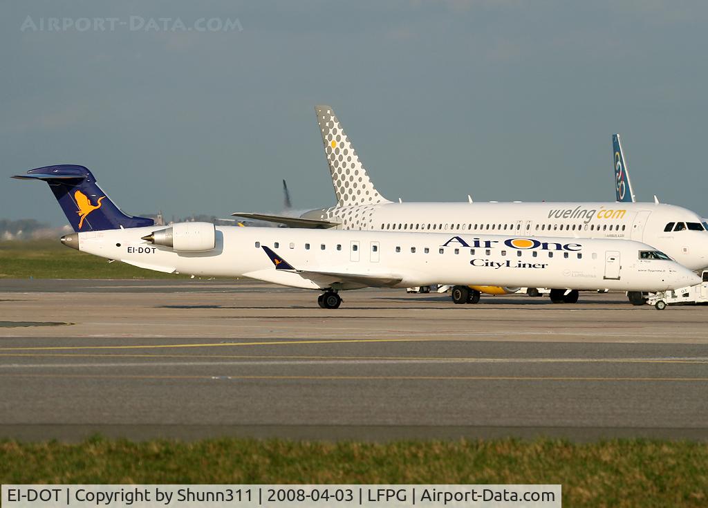 EI-DOT, 2006 Canadair CRJ-900LR (CL-600-2D24) C/N 15066, Arriving to the deck...