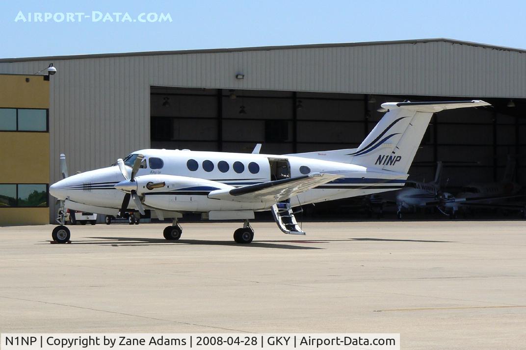 N1NP, 2003 Raytheon B200 King Air C/N BB-1834, At Arlington Municipal
