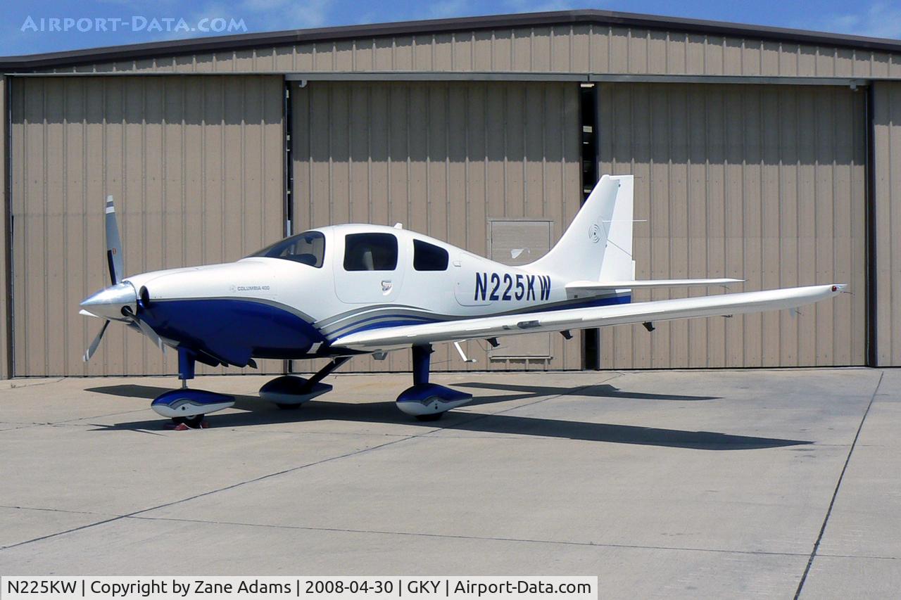 N225KW, 2006 Columbia Aircraft Mfg LC41-550FG C/N 41671, Danged good looking airplane! At Arlington Municipal