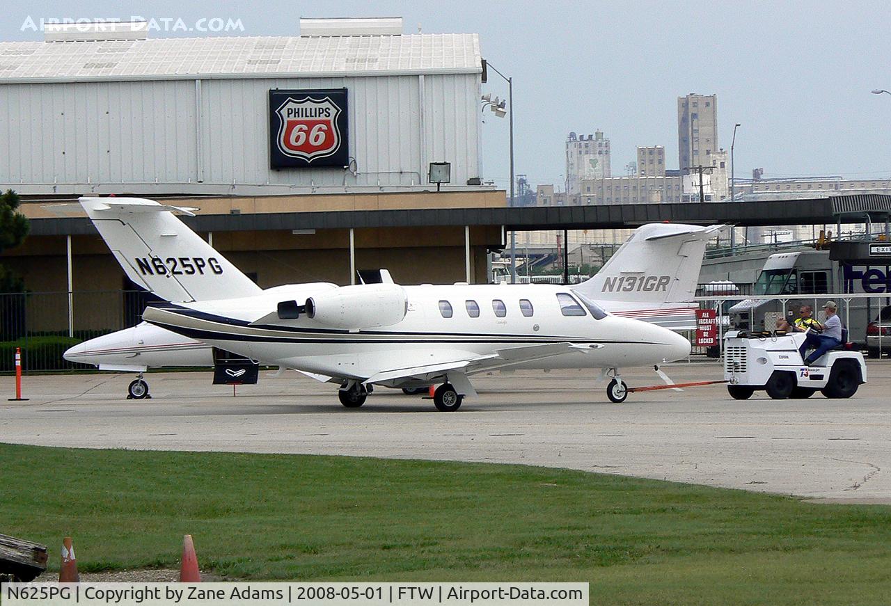 N625PG, 1998 Cessna 525 CitationJet CJ1 C/N 525-0282, At Meacham Field