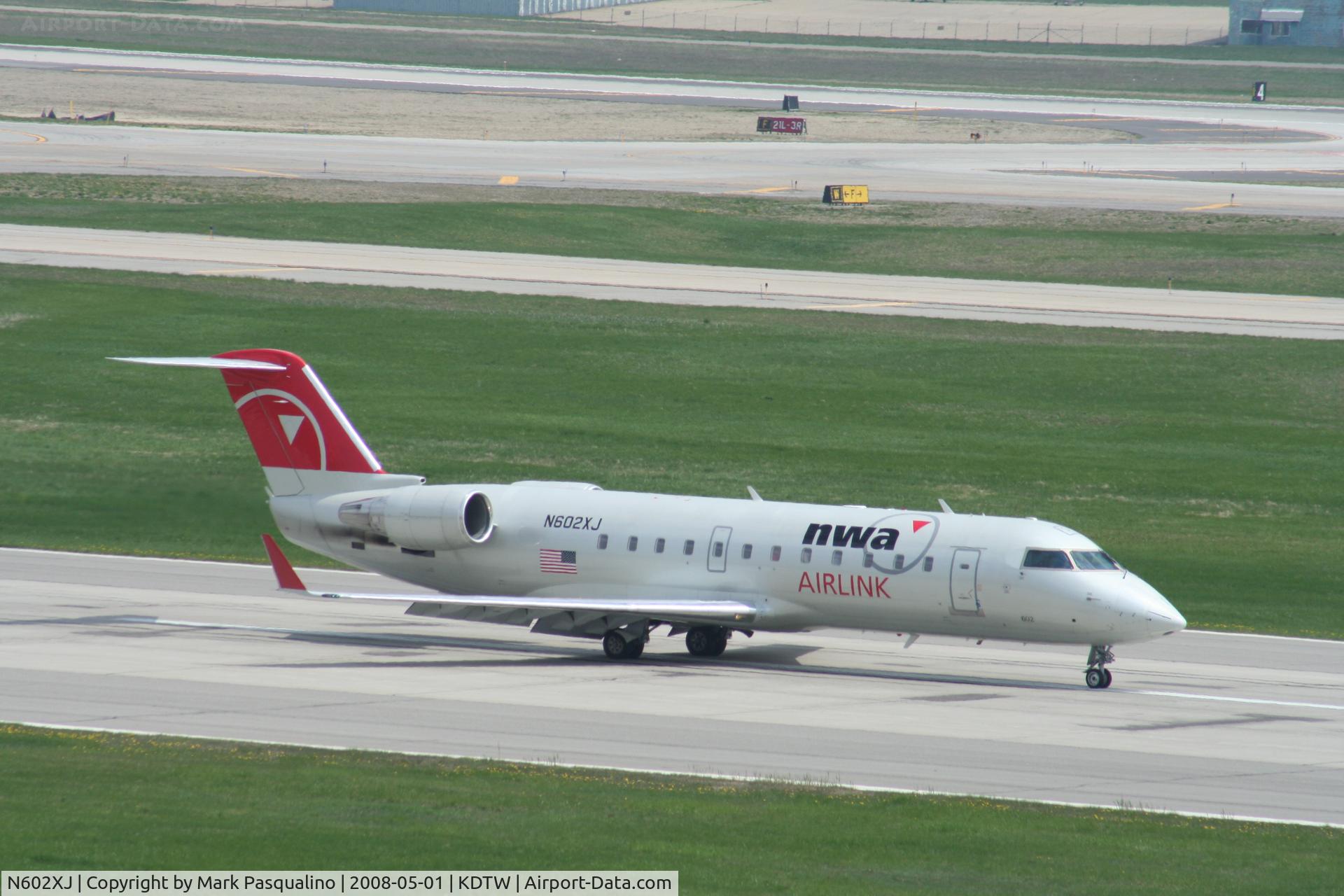 N602XJ, 2005 Bombardier CRJ-200ER (CL-600-2B19) C/N 8045, CL-600-2B19