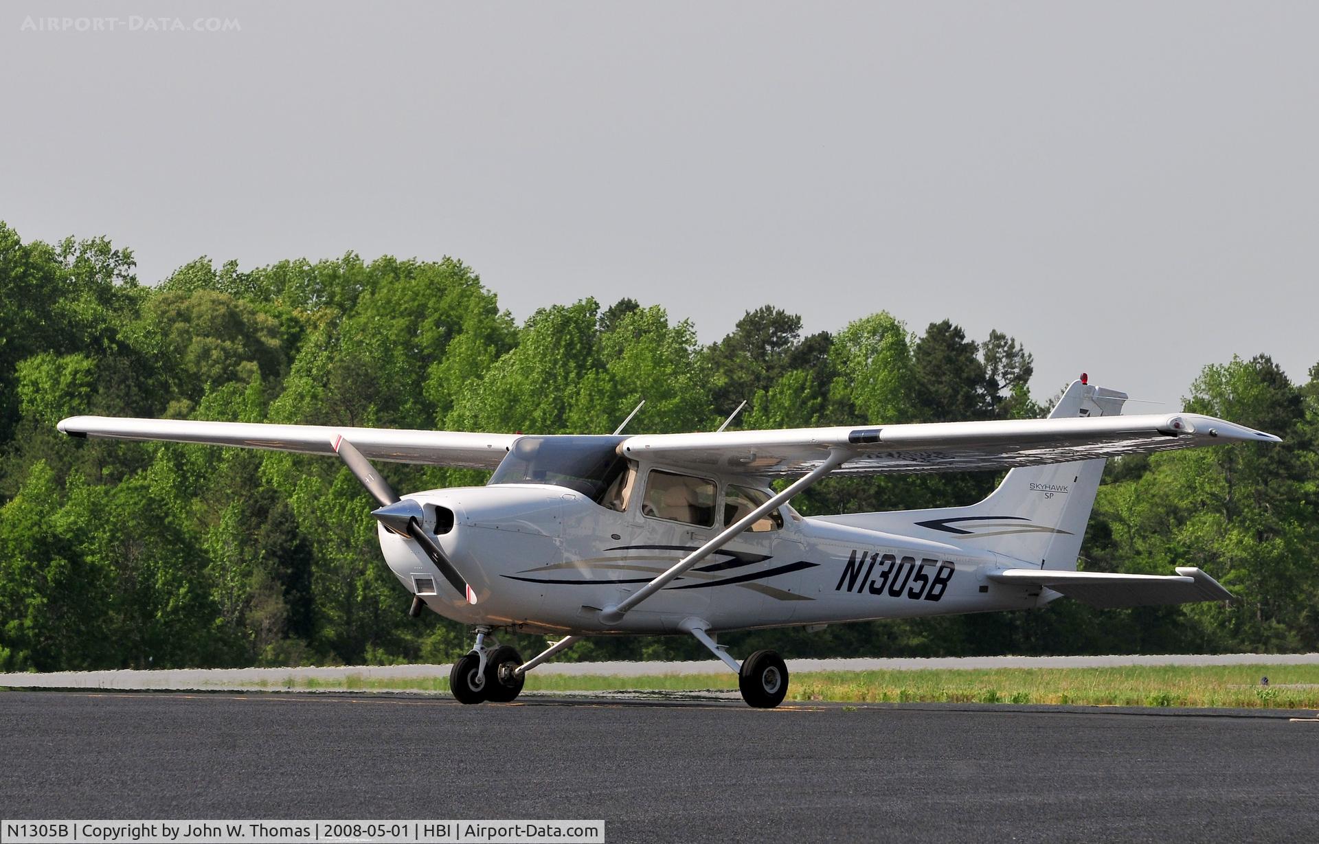 N1305B, 2007 Cessna 172S C/N 172S10654, At rest