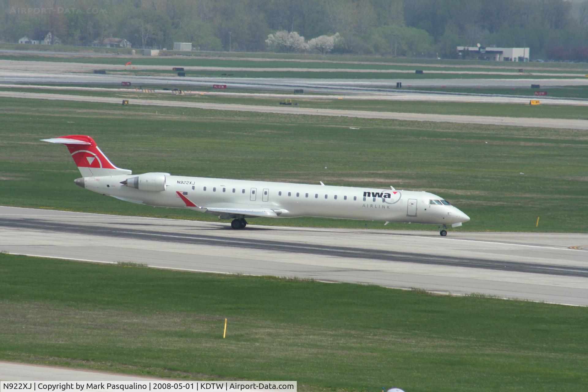 N922XJ, 2008 Bombardier CRJ-900LR (CL-600-2D24) C/N 15174, CL600-2D24