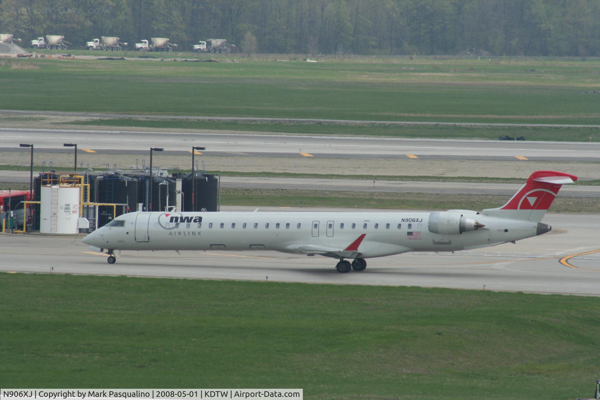 N906XJ, 2007 Bombardier CRJ-900ER (CL-600-2D24) C/N 15138, CL600-2D24