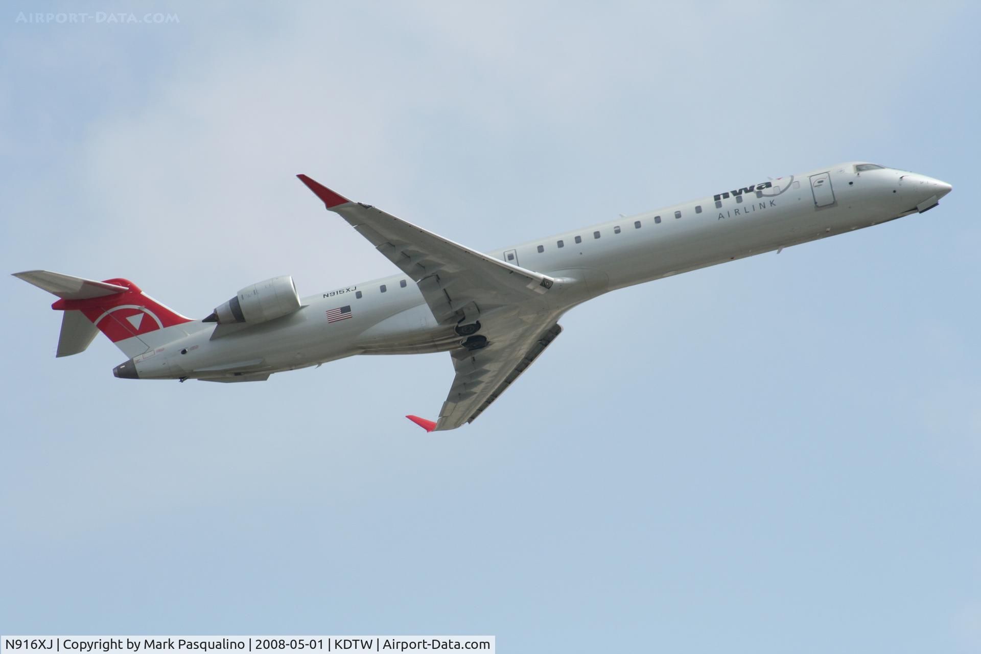 N916XJ, 2008 Bombardier CRJ-900ER (CL-600-2D24) C/N 15154, CL600-2D24