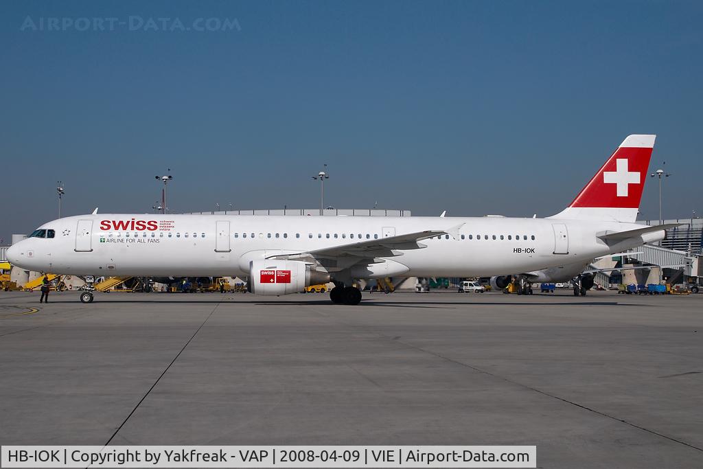 HB-IOK, 1999 Airbus A321-111 C/N 987, Swiss Airbus 321