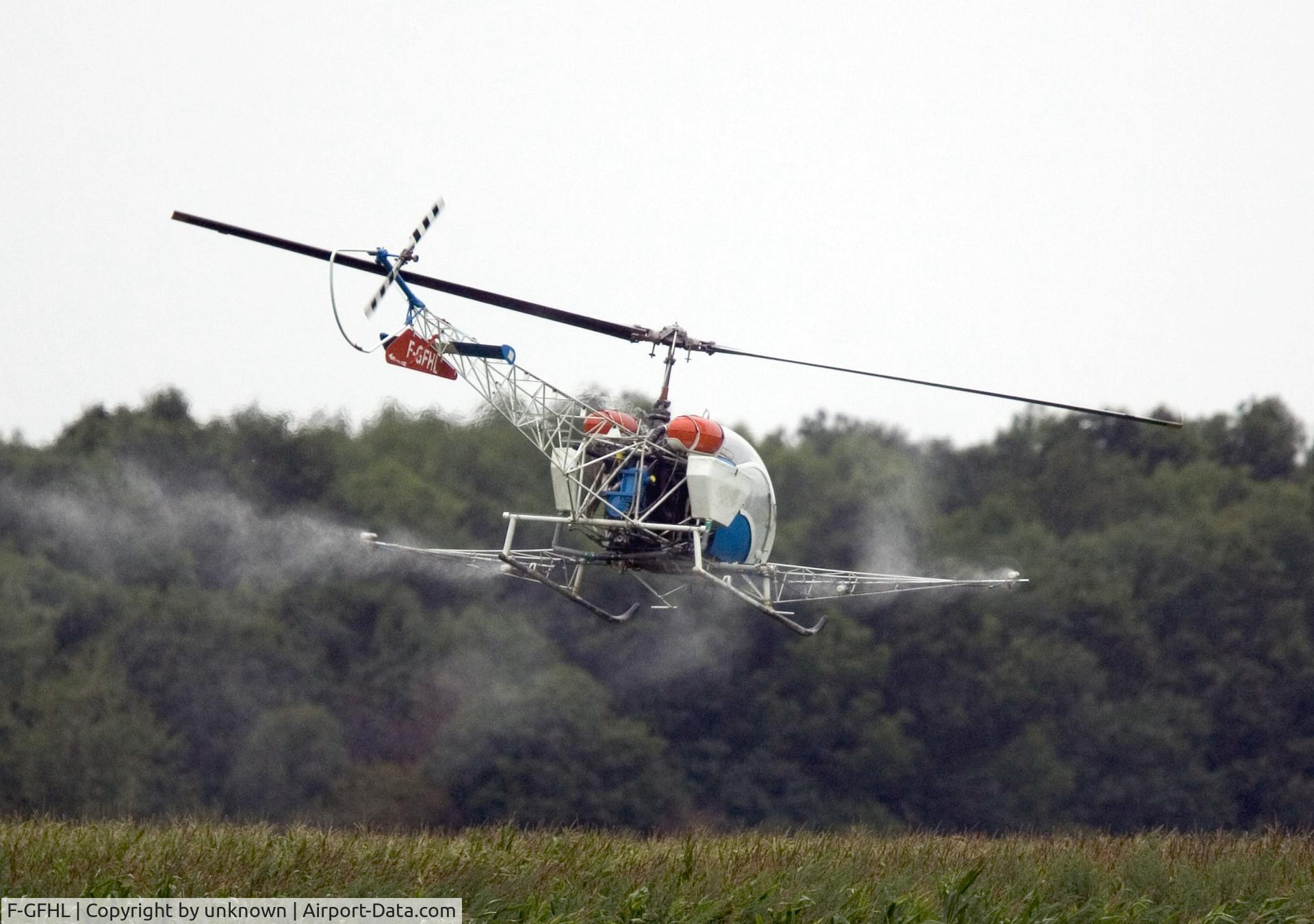 F-GFHL, Bell 47G-2 C/N 2433, spraying field
