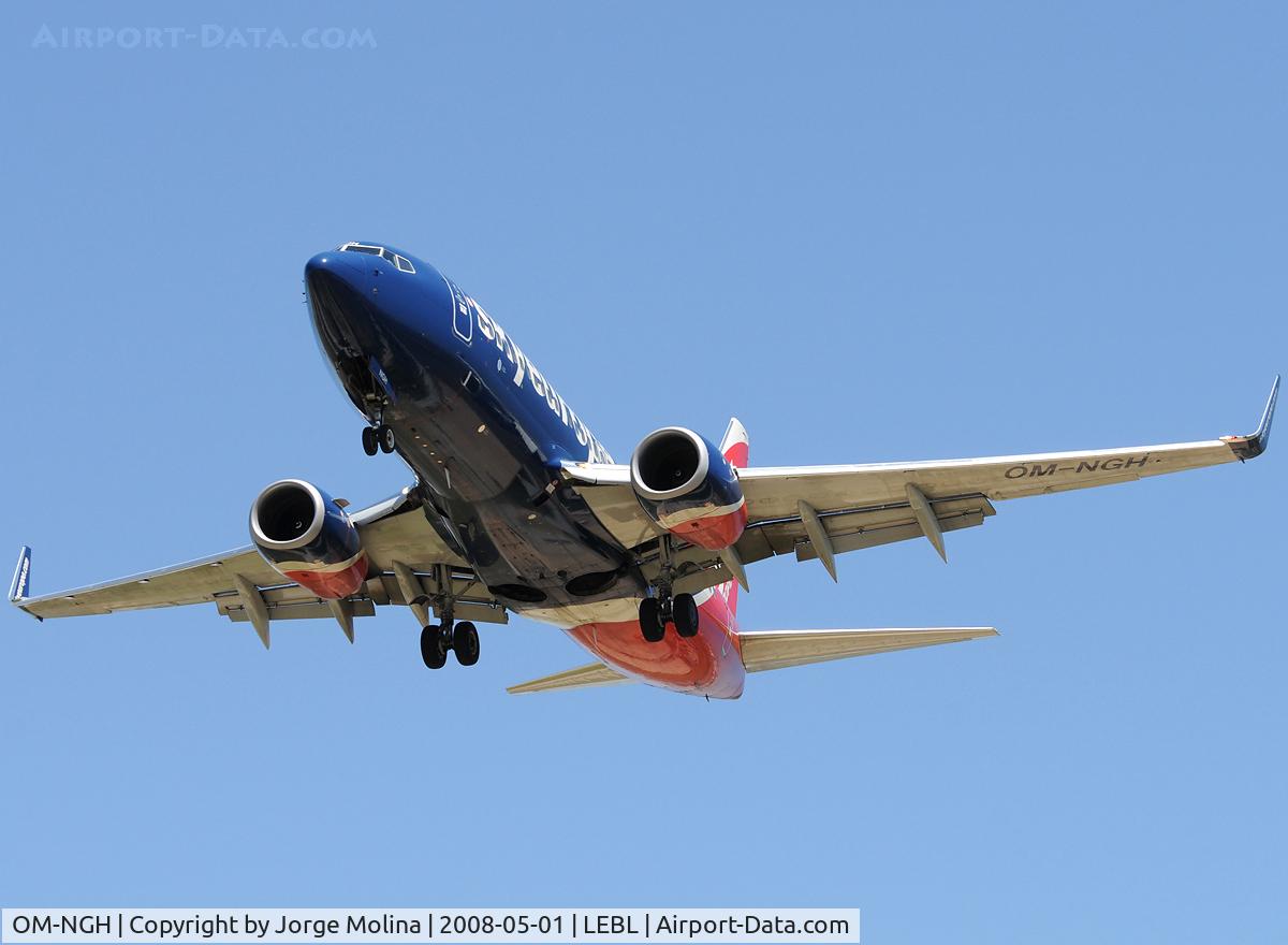 OM-NGH, 2007 Boeing 737-76N C/N 34754, Amazing approach to RWY 25R.