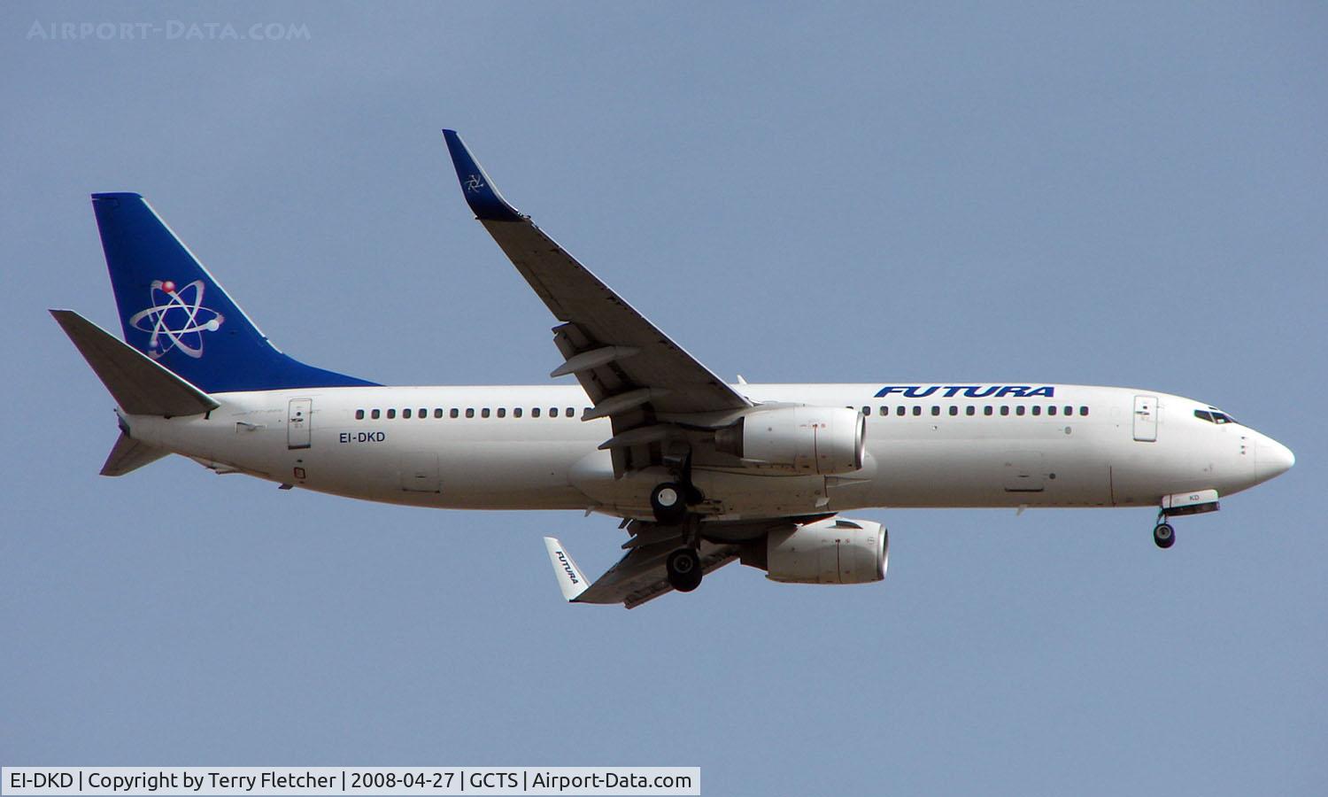 EI-DKD, 2000 Boeing 737-86N C/N 28617, Futura B737 arriving Tenerife South