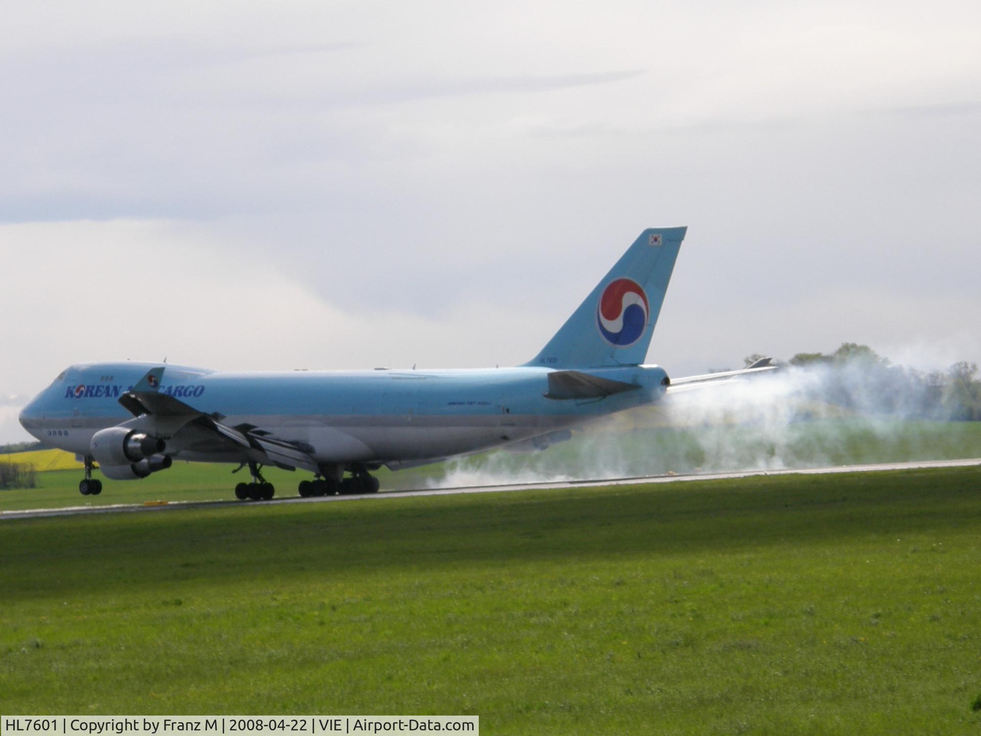 HL7601, 2004 Boeing 747-4B5F/SCD C/N 33949, Korean Cargo