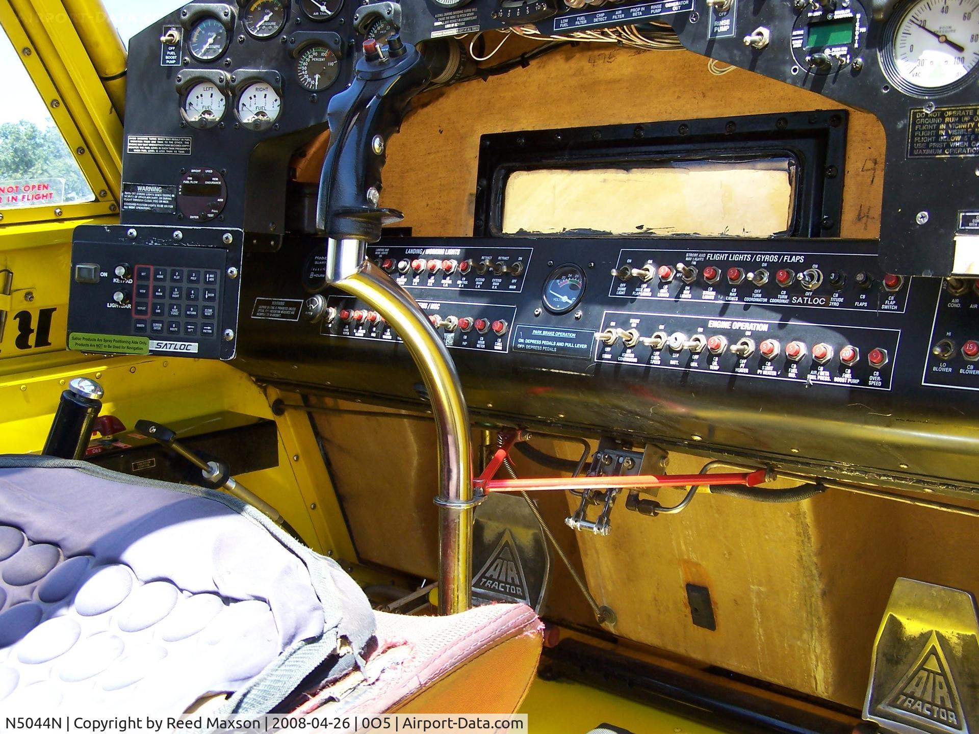N5044N, 1997 Air Tractor Inc AT-502B C/N 502B-0452, Air Tractor Cockpit right side