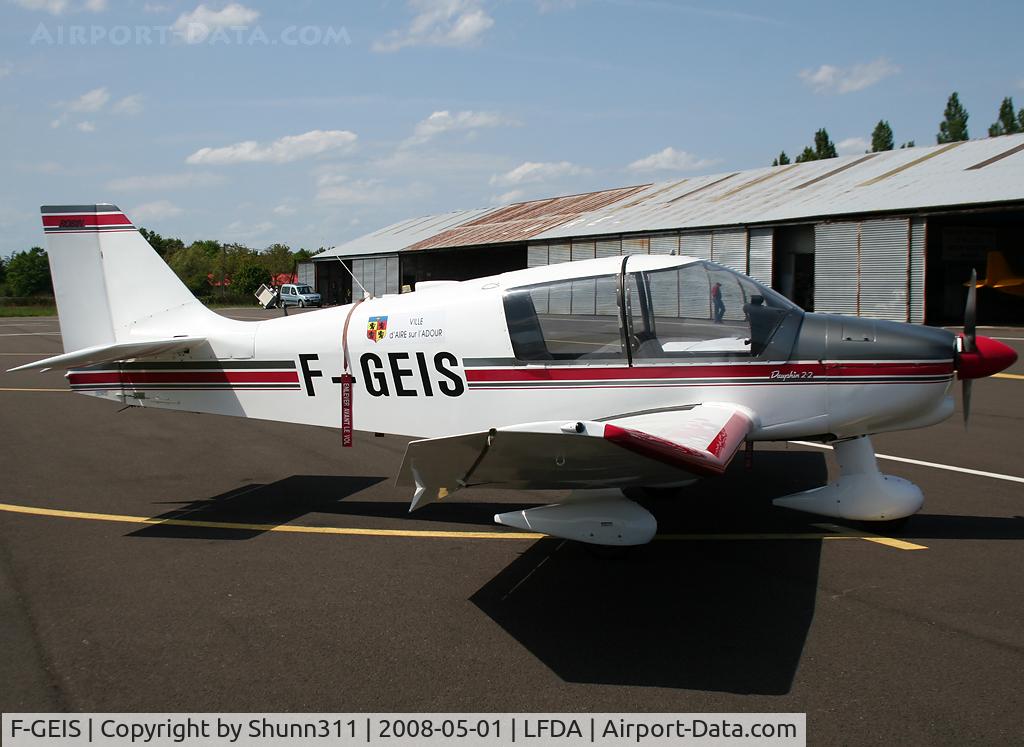 F-GEIS, Robin DR-400-120 Dauphin 2+2 C/N 1705, Waiting a new light flight