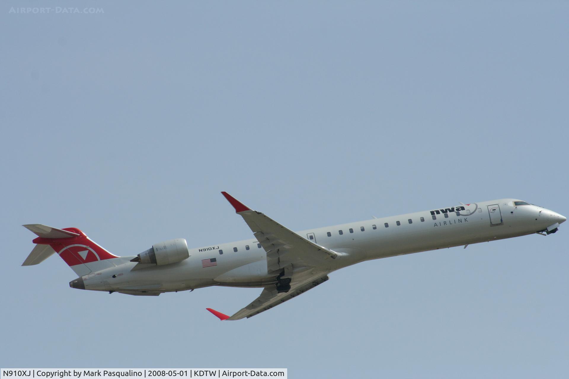 N910XJ, 2007 Bombardier CRJ-900ER (CL-600-2D24) C/N 15143, CL600-2D24
