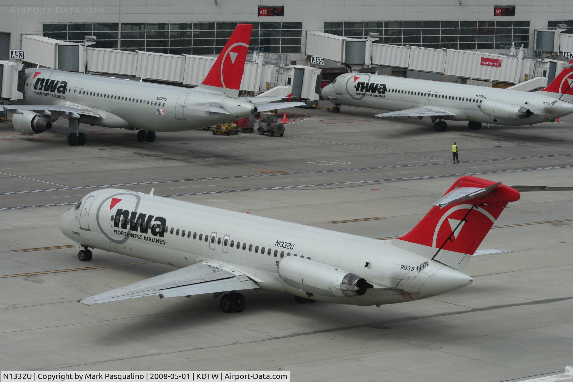 N1332U, 1969 Douglas DC-9-31 C/N 47404, DC-9-31