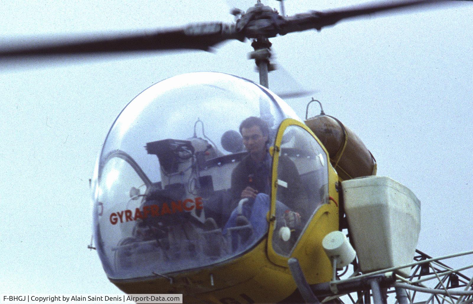 F-BHGJ, Bell 47G-2 C/N 1342, Champagne vineyard (Damery) 1985