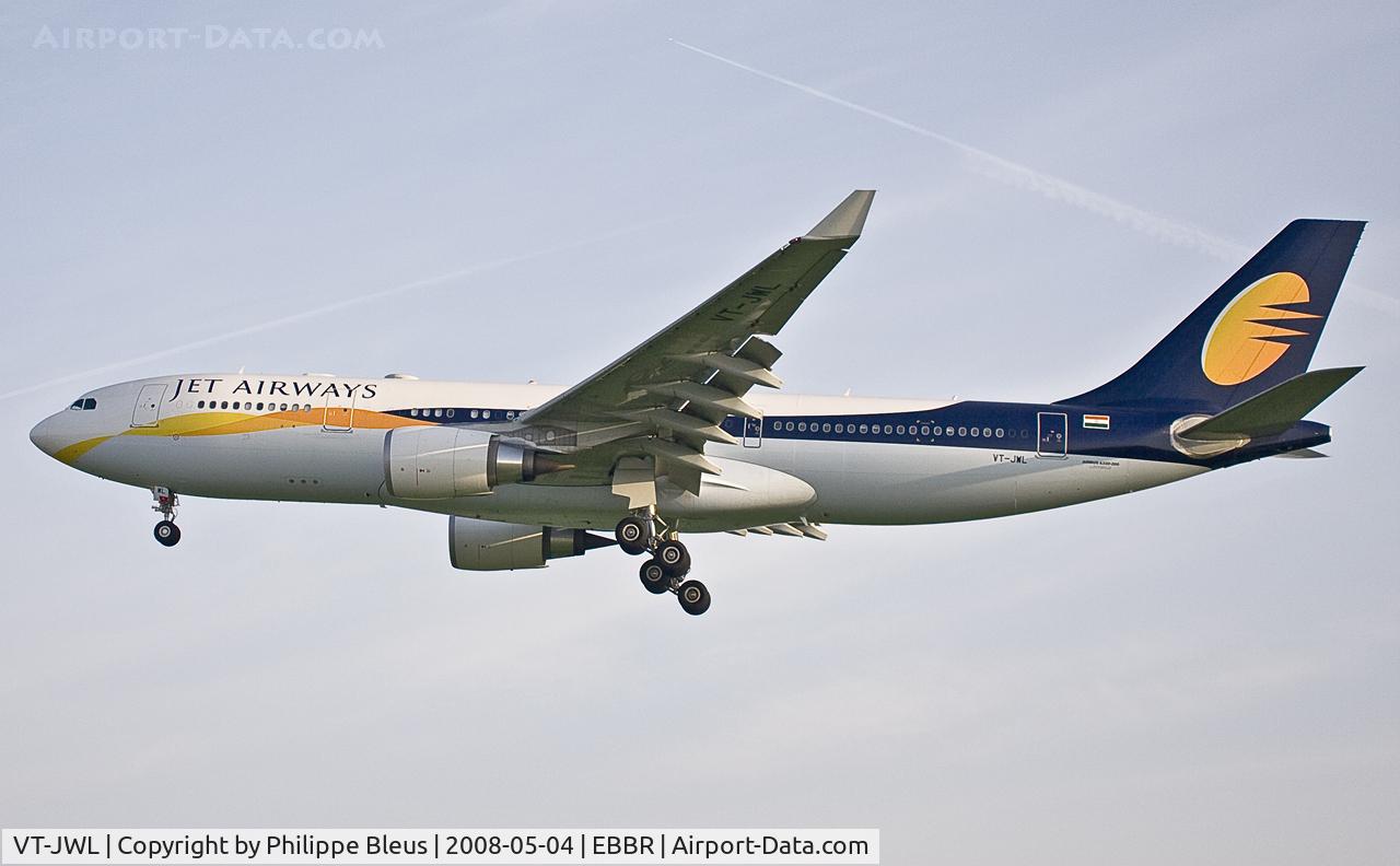 VT-JWL, 2008 Airbus A330-203 C/N 901, One of the new Brussels stars : this elegant Indian A330 on short final for rwy 25L in the early morining light Coming in to their new Brussels hub as flight 9W226 from Chennai.