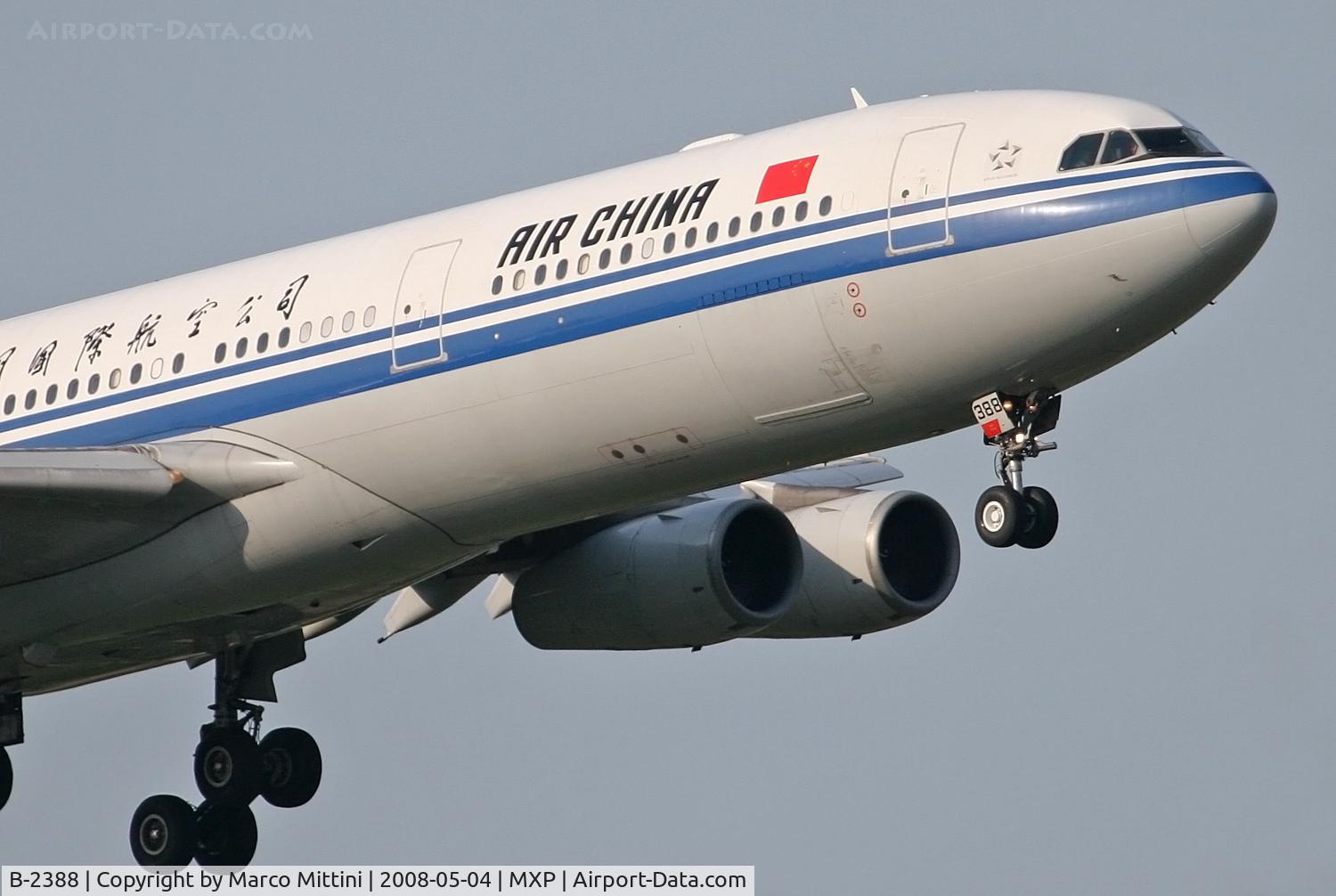 B-2388, 1998 Airbus A340-313 C/N 242, A-340 AIR CHINA close up