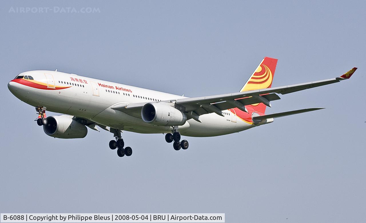 B-6088, 2008 Airbus A330-243 C/N 906, Chinese guest, hours behind schedule, on short final rwy 25L.