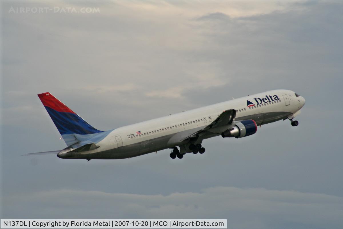 N137DL, 1991 Boeing 767-332 C/N 25306, Delta