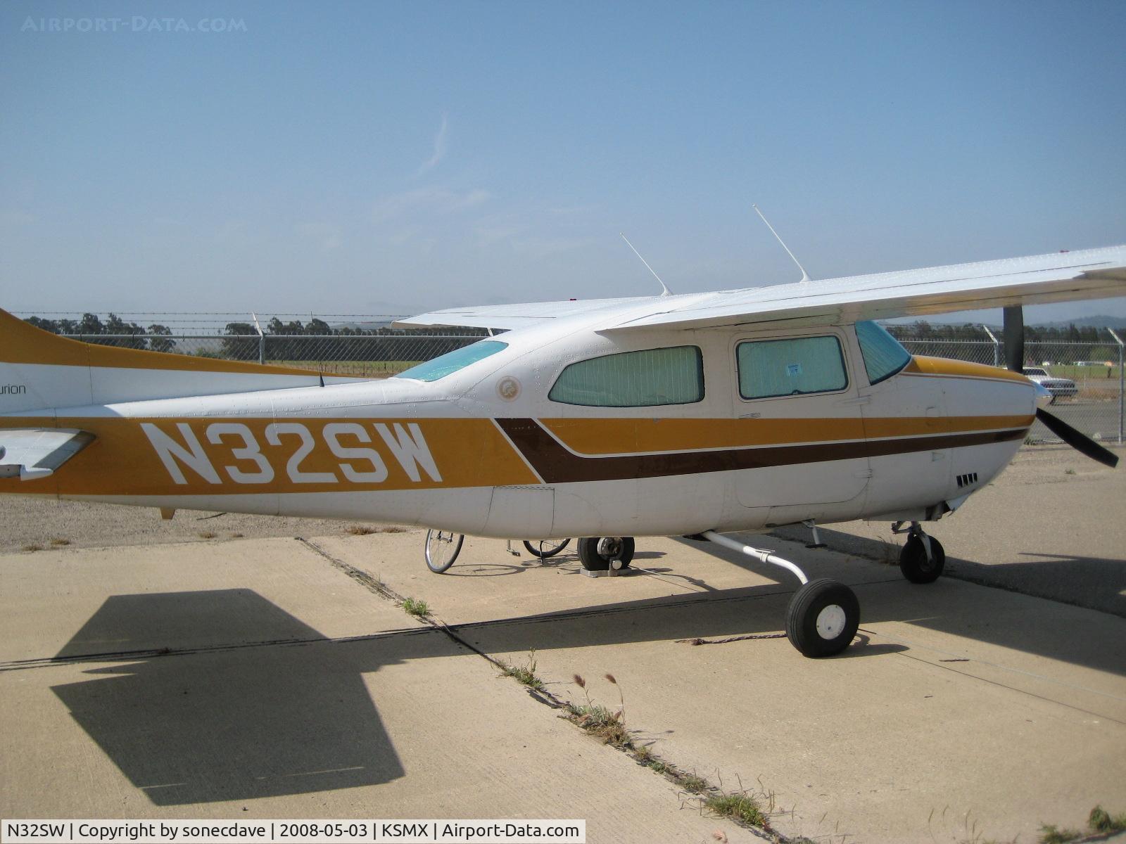 N32SW, 1977 Cessna 210M Centurion C/N 21062016, Cessna Pilots Association open House 5-3-2008