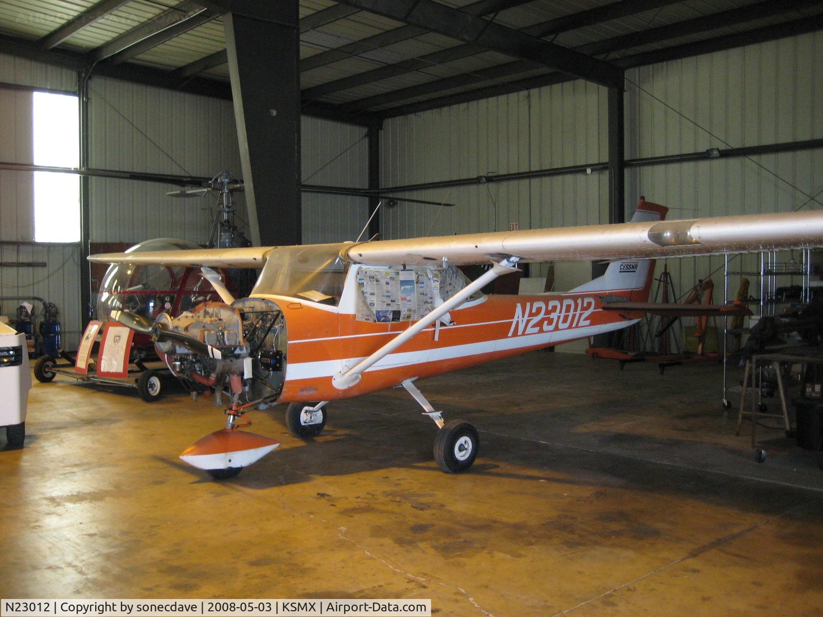 N23012, 1968 Cessna 150H C/N 15068676, Reading the newspaper