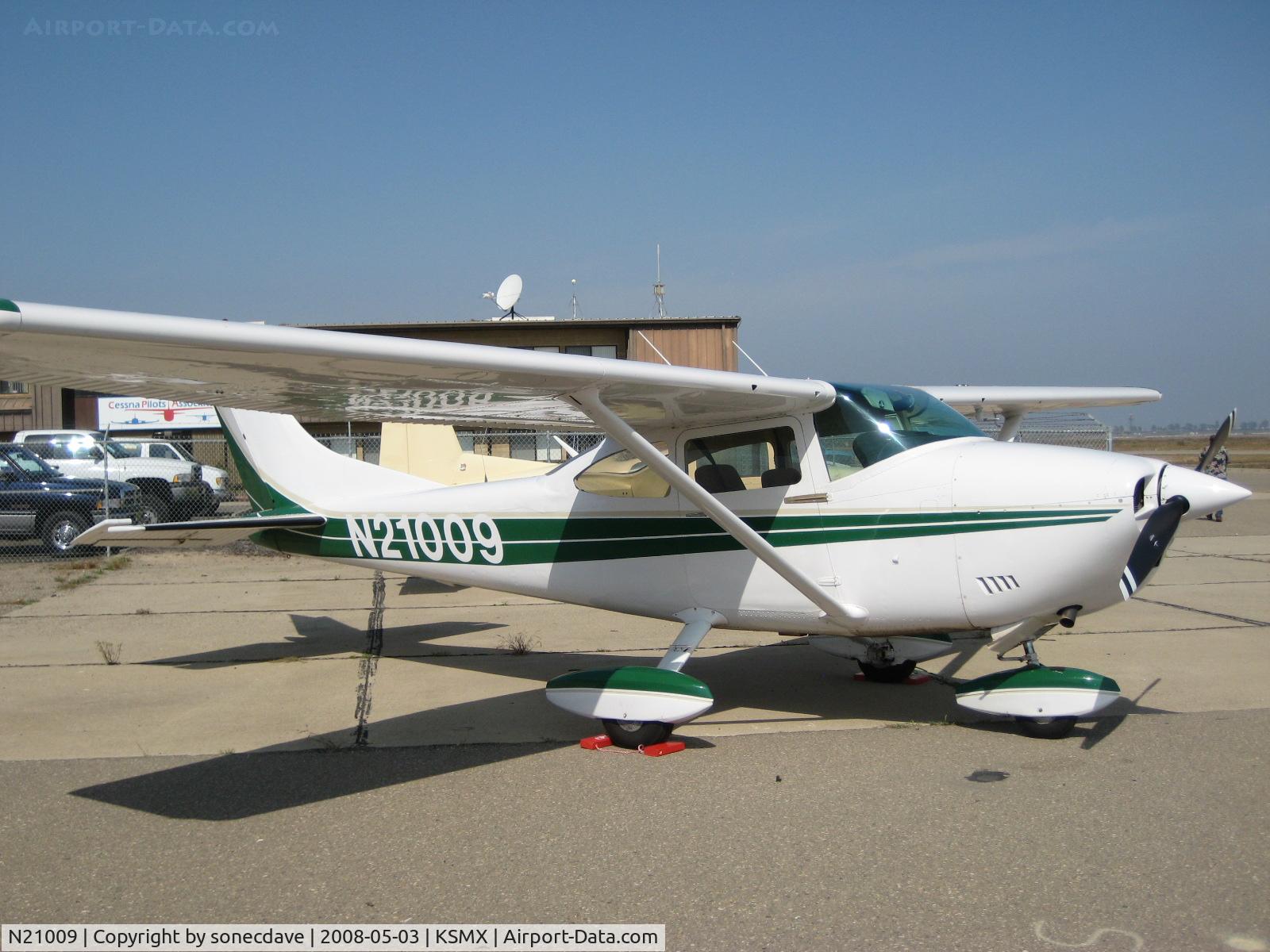 N21009, 1972 Cessna 182P Skylane C/N 18261354, Cessna Pilot's Association Open House 5-3-2008