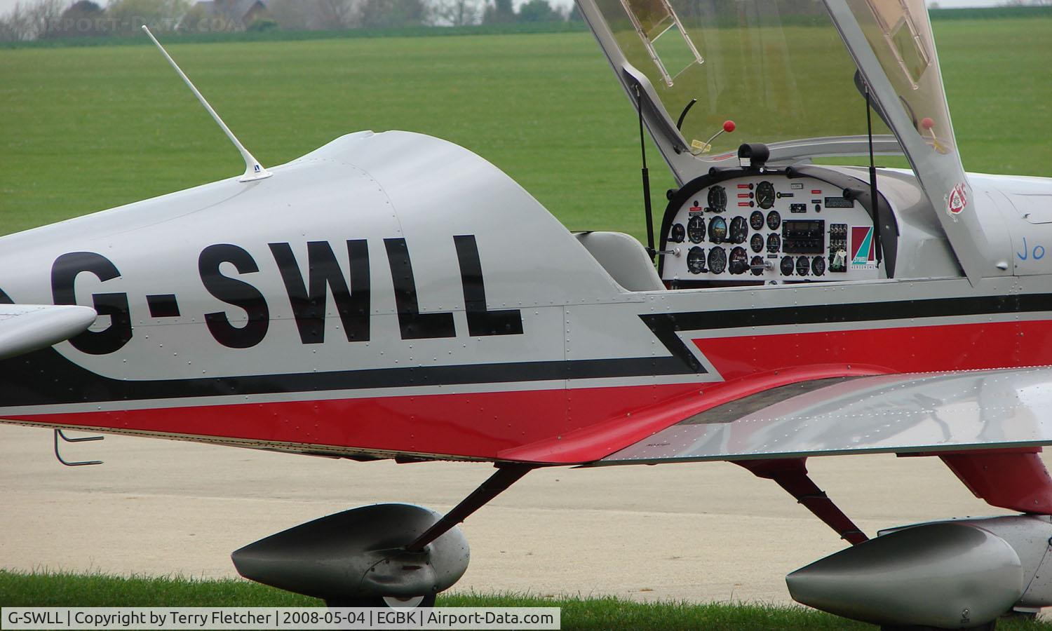 G-SWLL, 2005 Aero AT-3 R100 C/N AT3-012, A closer view inside this Polish Trainer