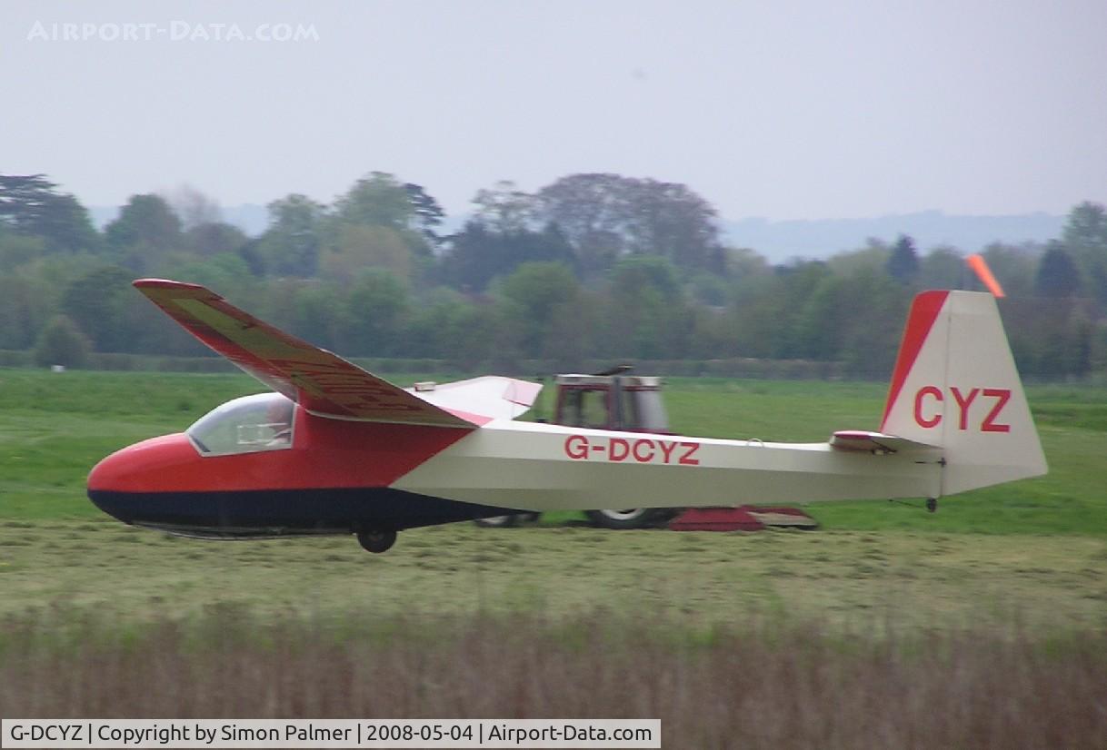 G-DCYZ, 1972 Schleicher K-8B C/N 8882, Schleicher Ka8B landing at Weston-on-the-Green