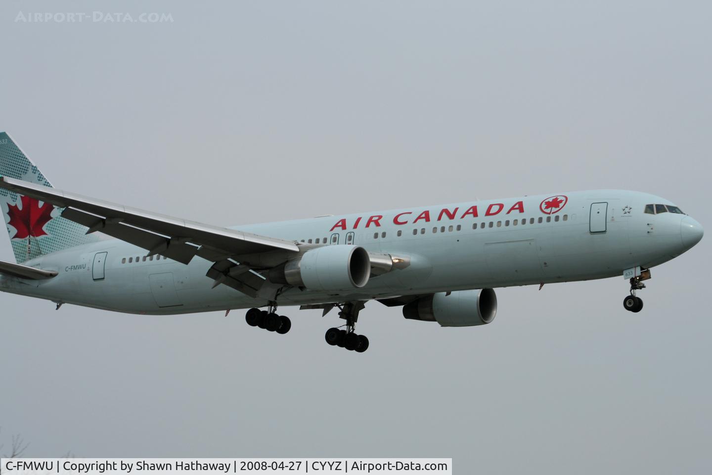 C-FMWU, 1995 Boeing 767-333 C/N 25585, Landing Runway 32 (Canon XT, 70-300mm)